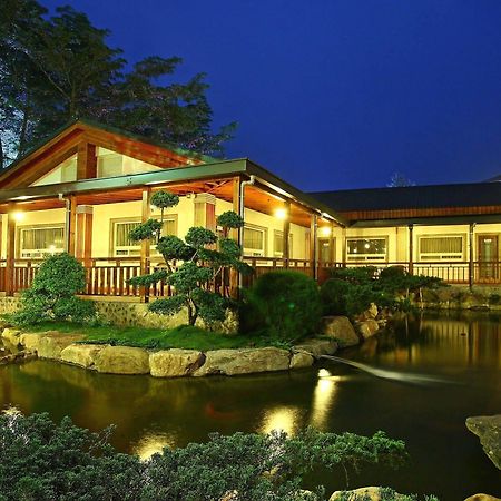 Flying Villa Nantou Buitenkant foto
