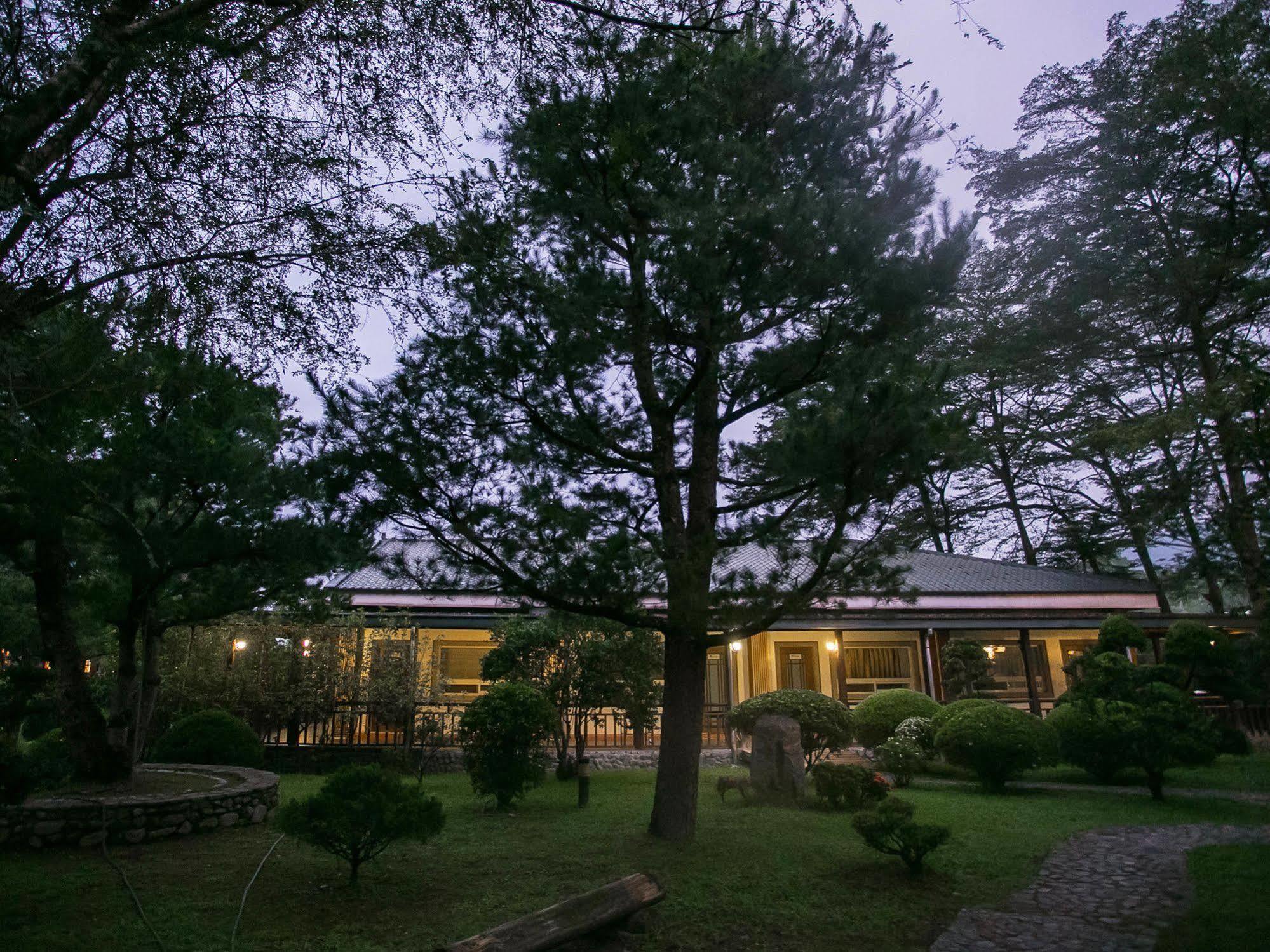 Flying Villa Nantou Buitenkant foto