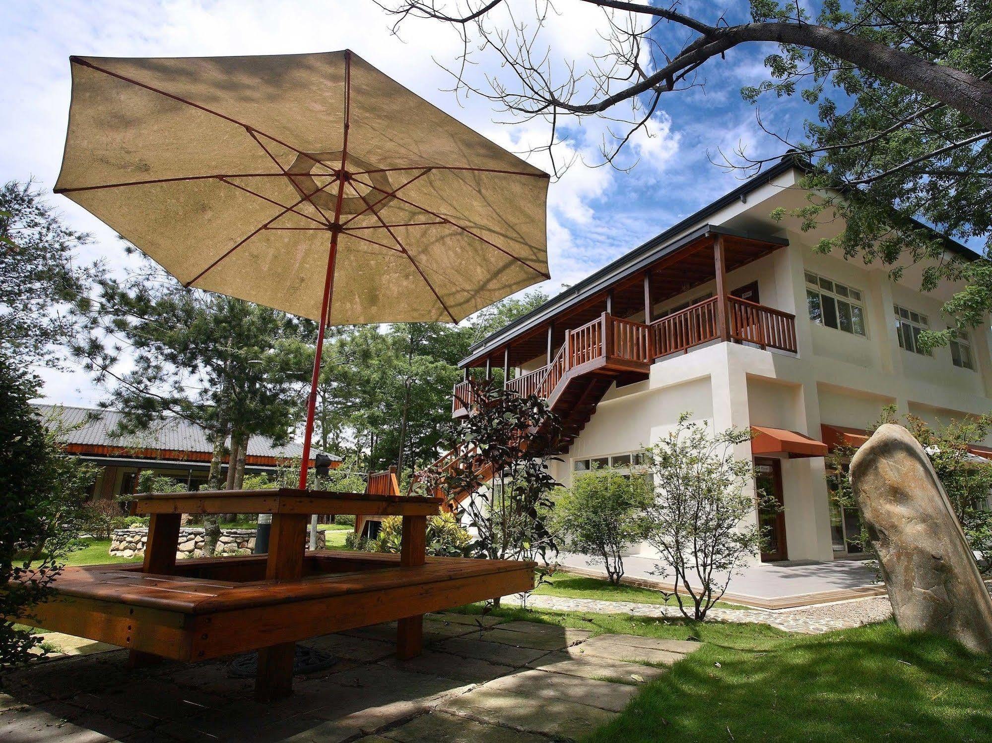Flying Villa Nantou Buitenkant foto